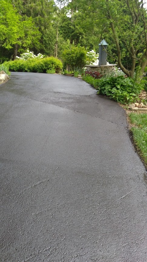 Sealcoat Driveway with Water-based Sealer
